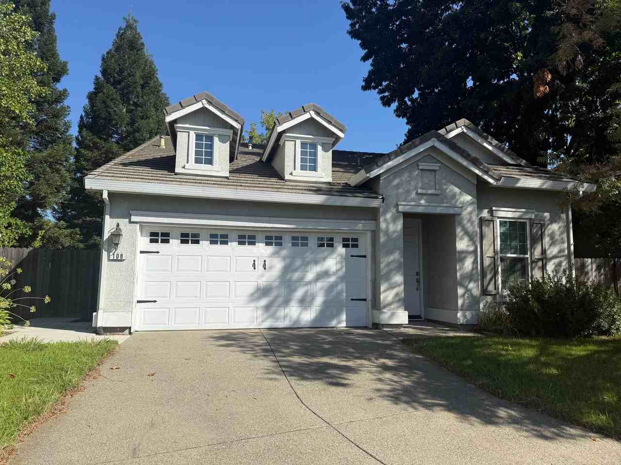 108 Robinson Ct - Photo 2 of 23