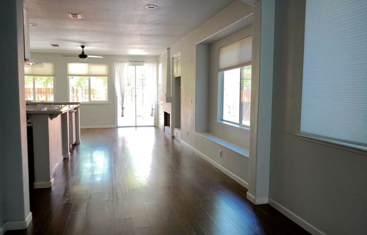 108 Robinson Ct - Photo 3 of 23