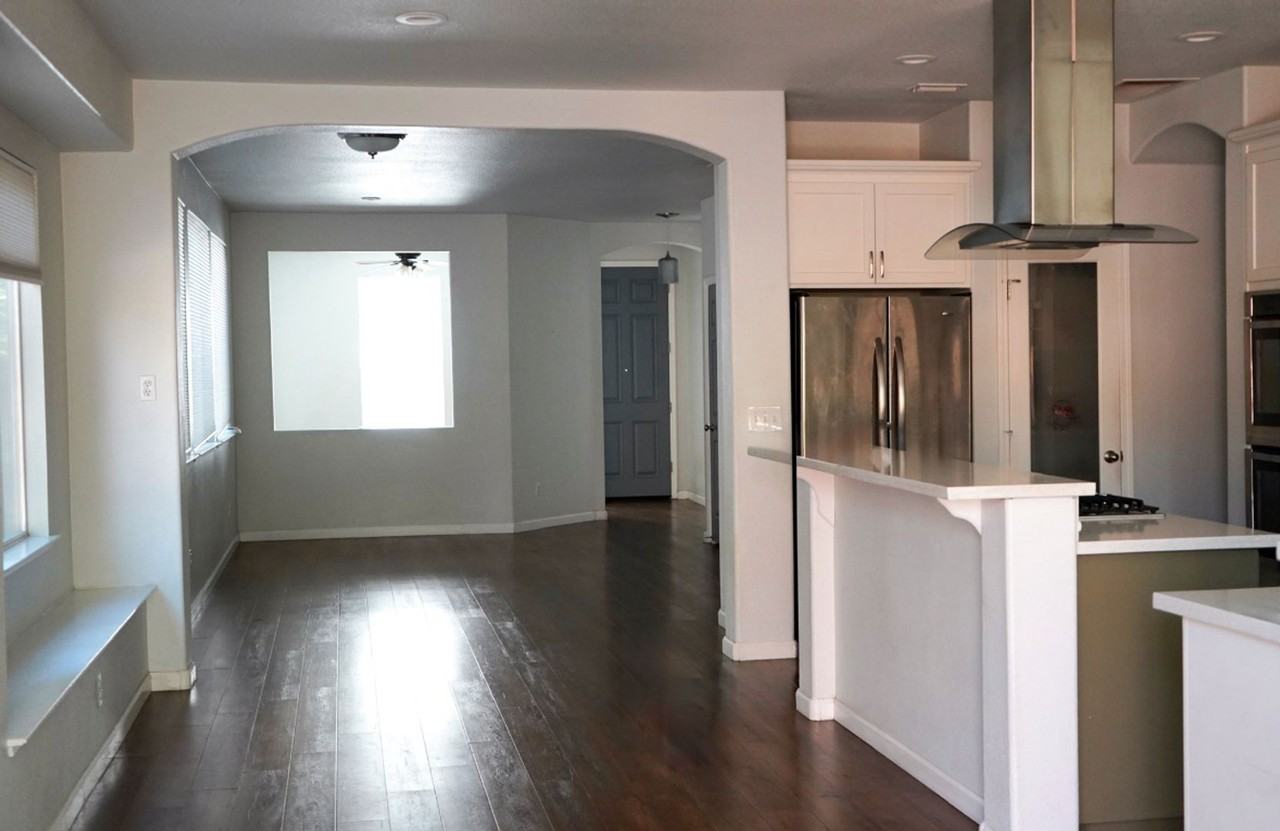 108 Robinson Ct - Photo 4 of 23
