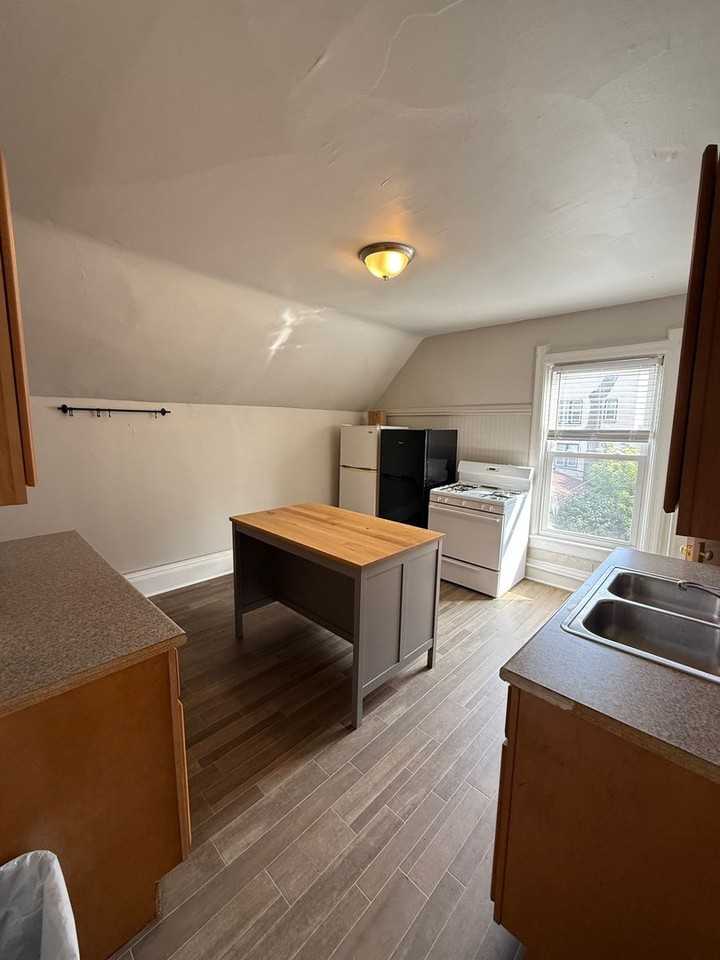 1522 N Cass St - Photo 7 of 12