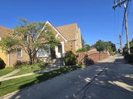 featured image of 5015 N Monitor Ave