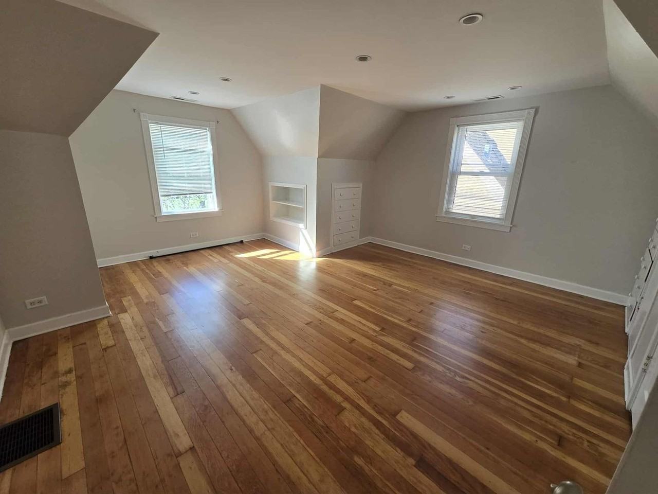 5015 N Monitor Ave - Photo 6 of 29