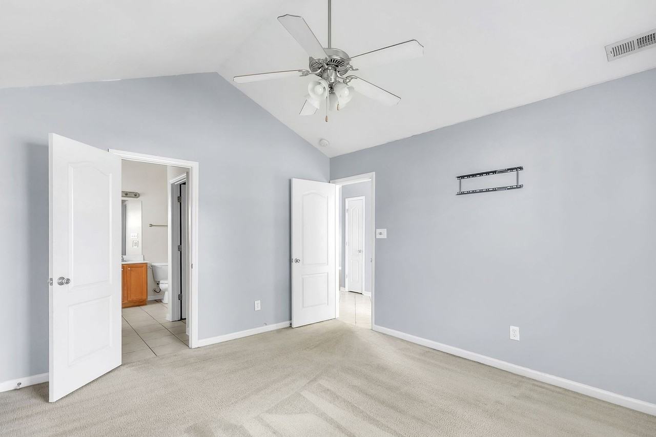 1948 Yellowbrick Rd - Photo 4 of 11