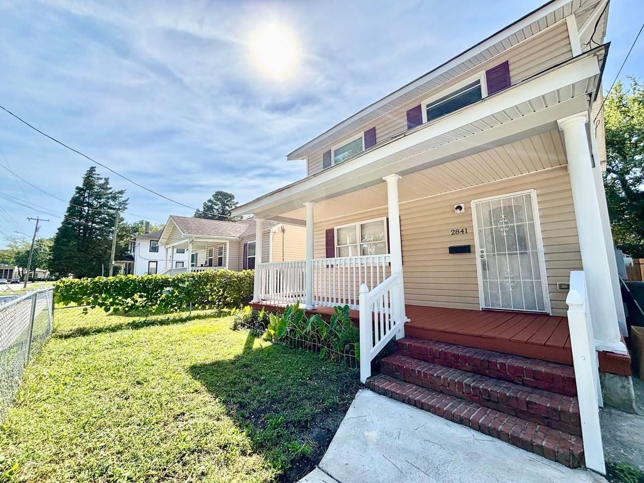 2841 Earlscourt Ave - Photo 2 of 17