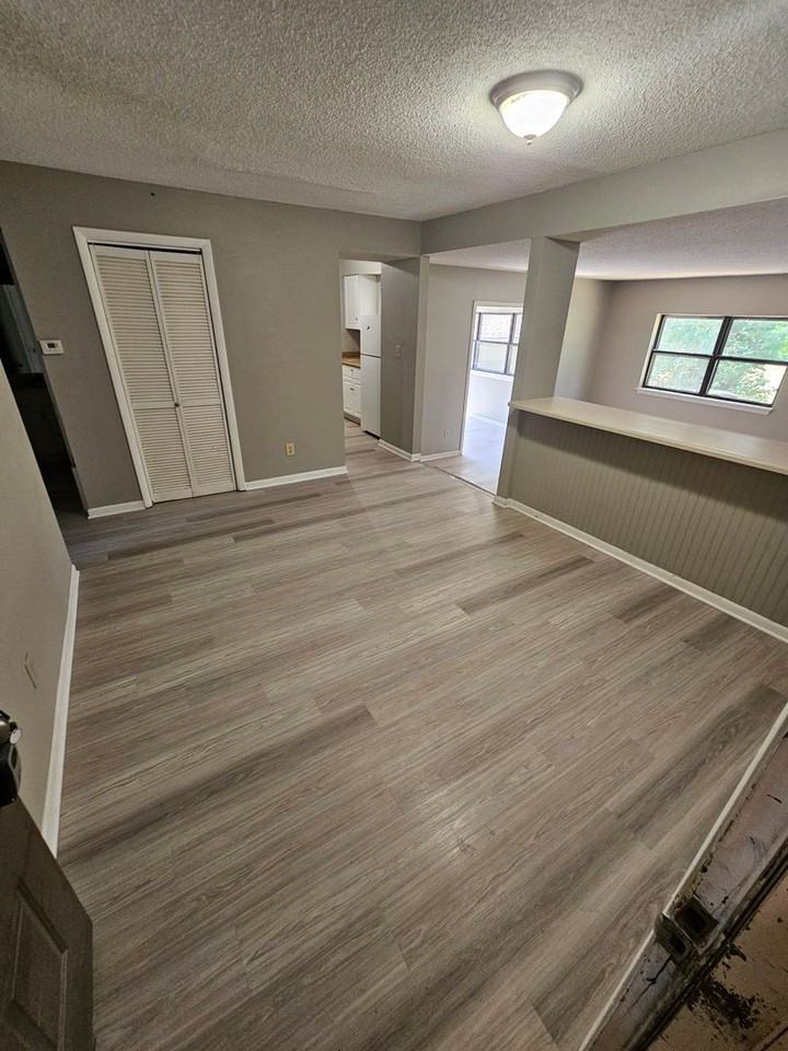 1319 Westbrooke St - Photo 2 of 6
