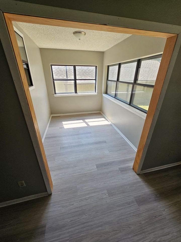 1319 Westbrooke St - Photo 3 of 6