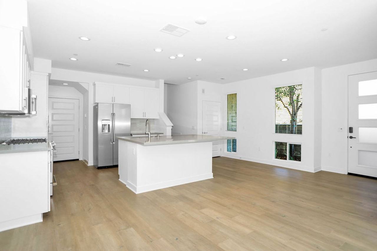 10881 Mccan Court - Photo 5 of 50