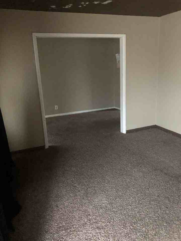 3137 N Kenosha Ave - Photo 3 of 6