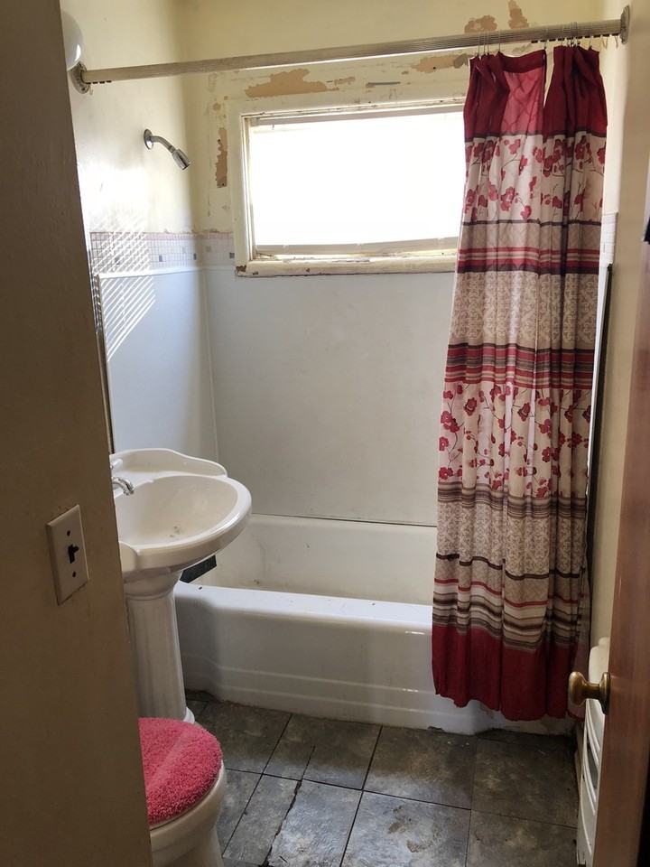 3137 N Kenosha Ave - Photo 5 of 6