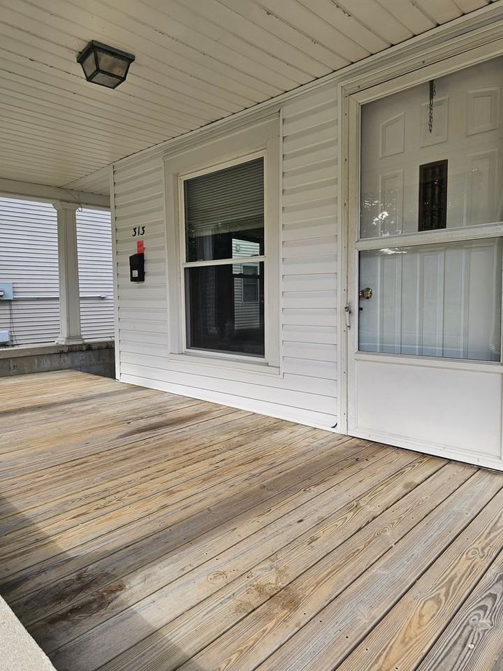 313 N Grove St - Photo 3 of 12