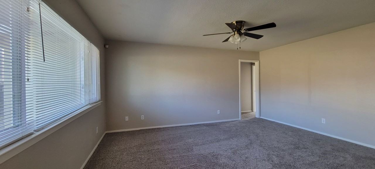 1735 Roanoke Ave - Photo 2 of 16