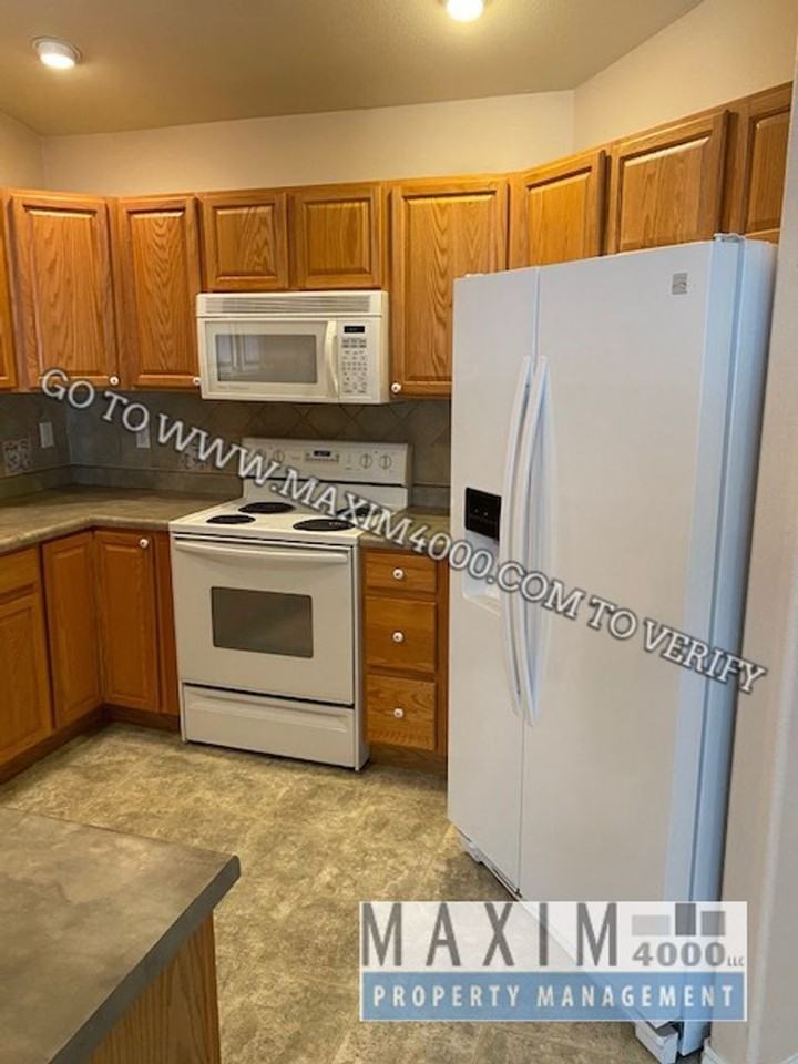 2499 Interlochen Ct #4A - Photo 5 of 15