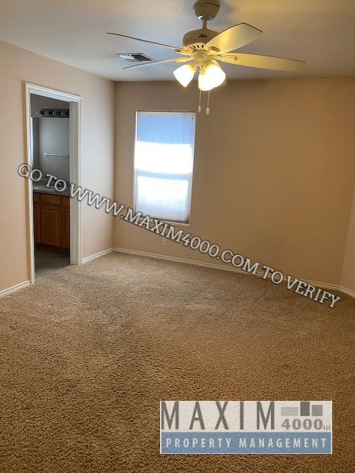 2499 Interlochen Ct #4A - Photo 7 of 15