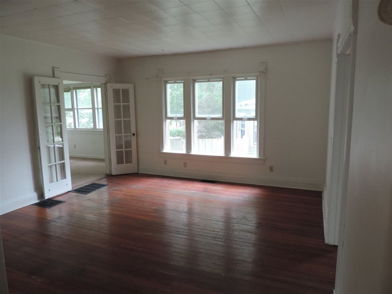 1024 E Burlington - Photo 5 of 49