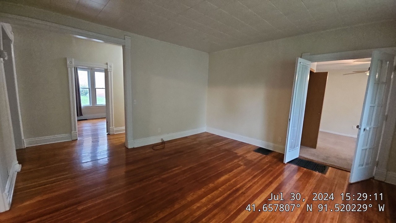 1024 E Burlington - Photo 6 of 49