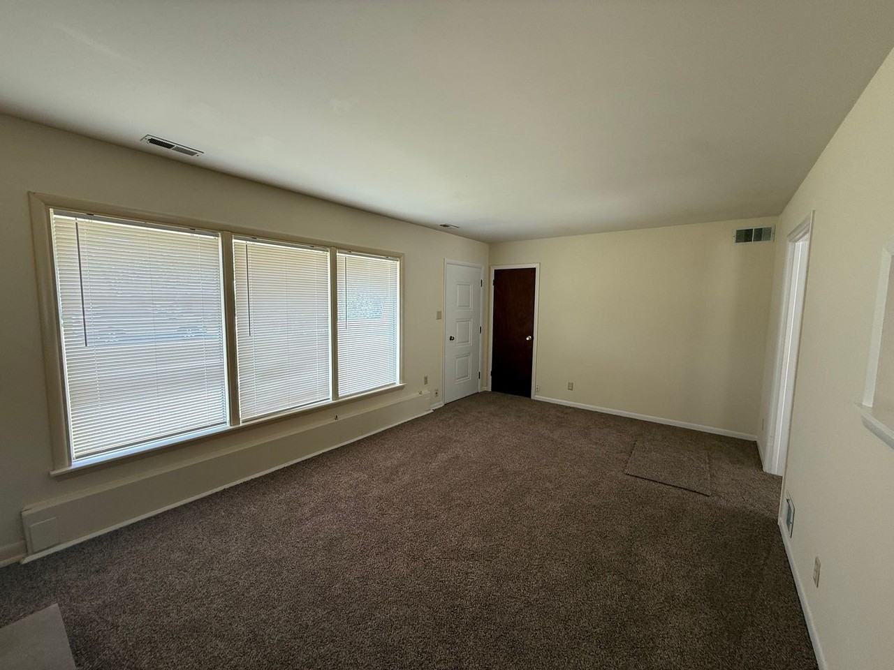 162 Robin Rd - Photo 2 of 14