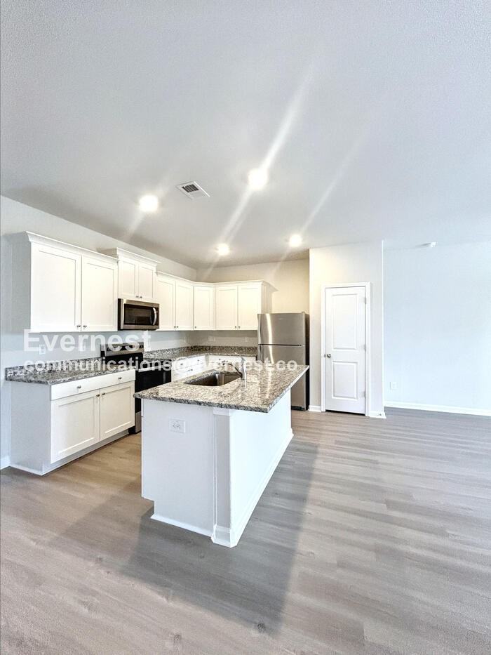 2158 Willow Glen Dr - Photo 2 of 19