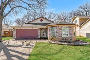 featured image of 806 Love Wood Ln