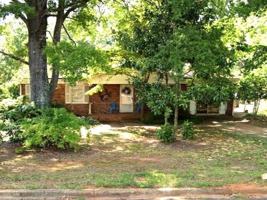 featured image of 2031 Redwood Cir #NA