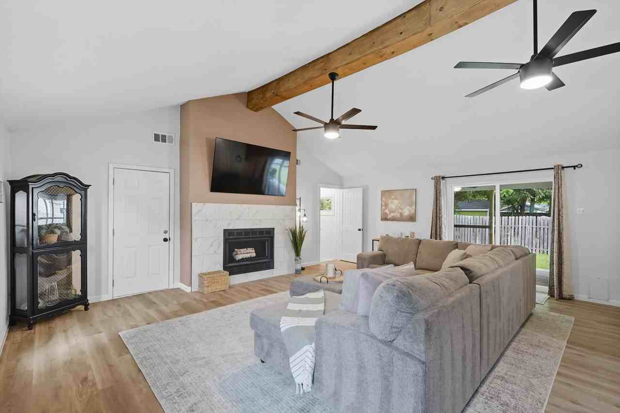 327 W Texas St #NA - Photo 7 of 48