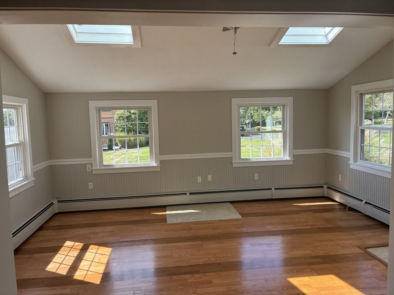 49B Spring St #B - Photo 2 of 10