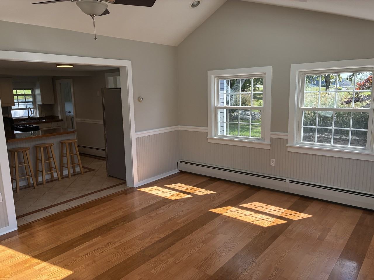 49B Spring St #B - Photo 3 of 10
