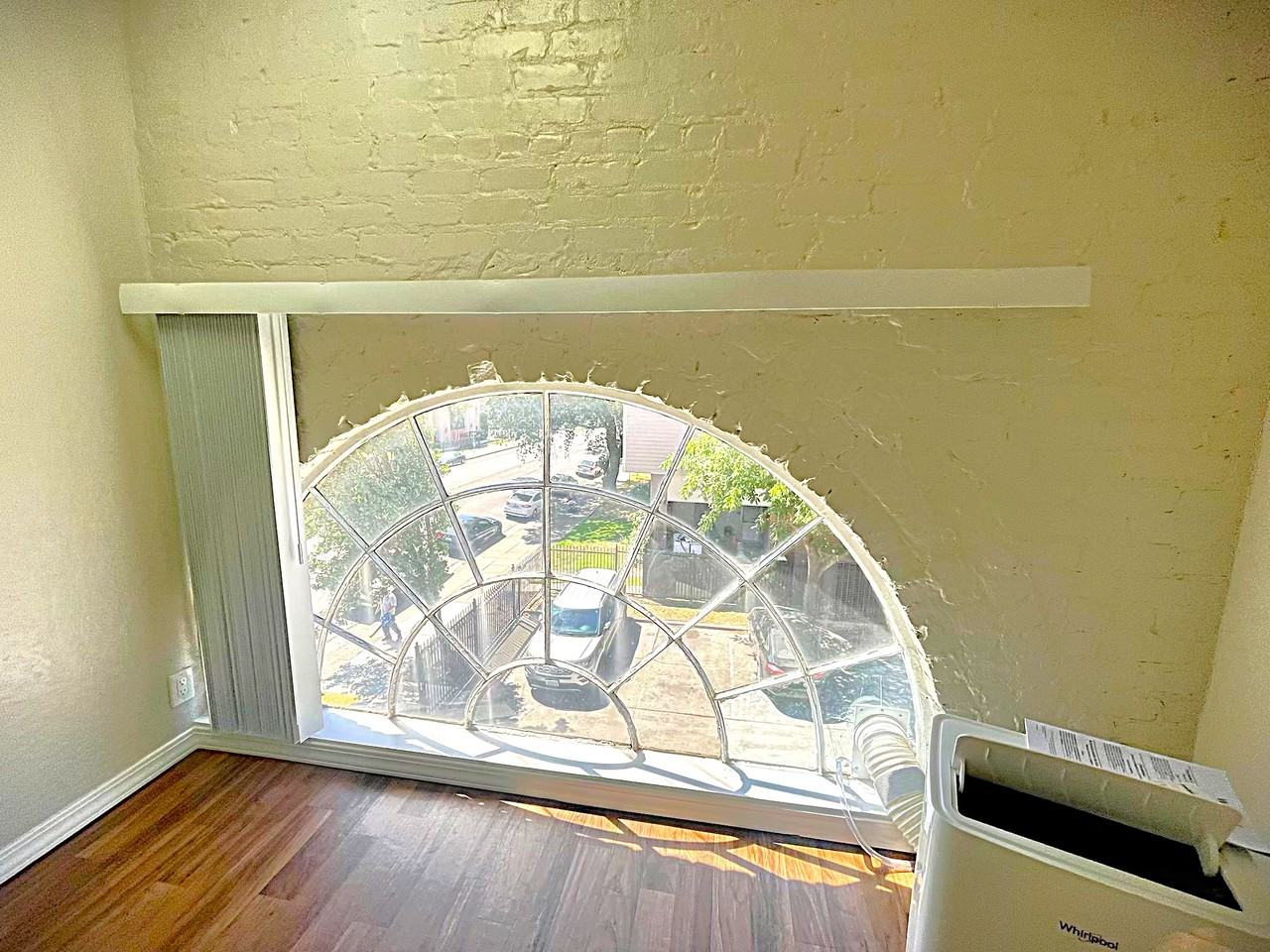 1337 N Madison St #21 - Photo 6 of 17