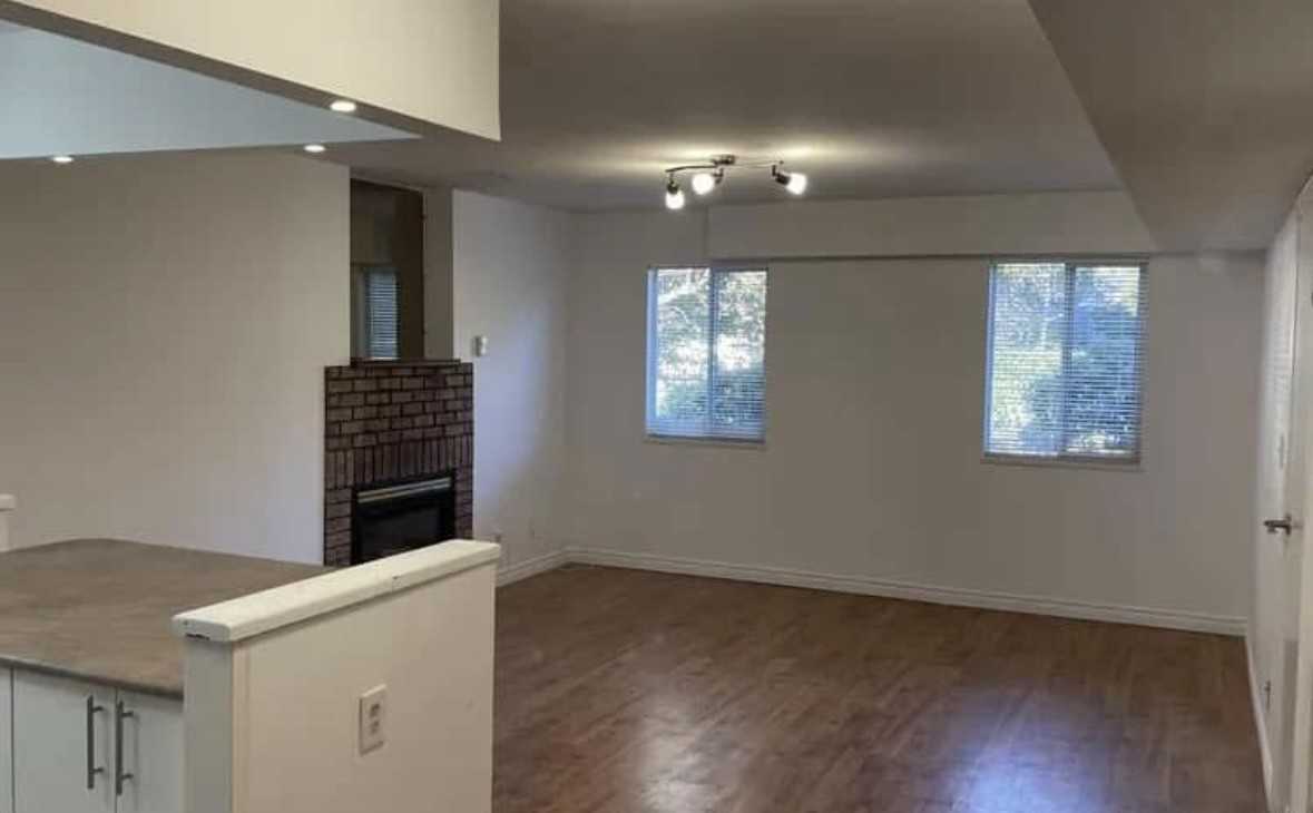 1359 West 17th Street - Photo 3 of 6