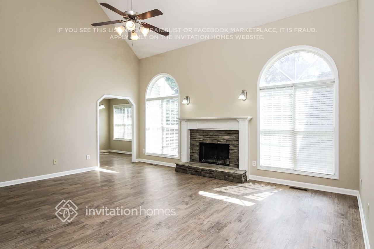 19 Jamestowne Dr - Photo 5 of 18