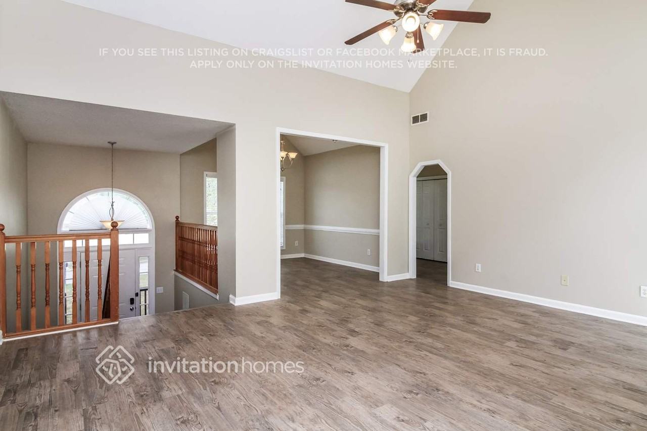 19 Jamestowne Dr - Photo 6 of 18