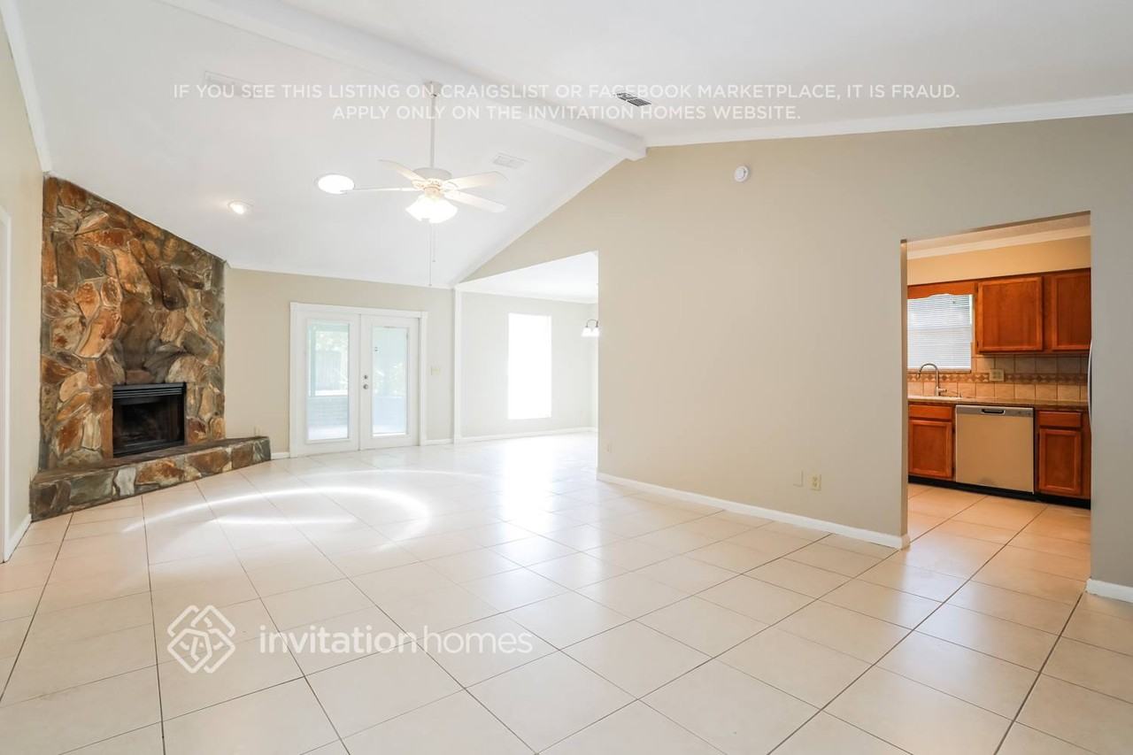 7362 Boysenberry Ln N - Photo 4 of 17