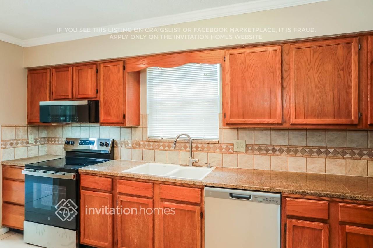 7362 Boysenberry Ln N - Photo 7 of 17
