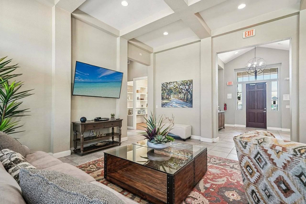 Walnut Grove - Photo 5 of 31