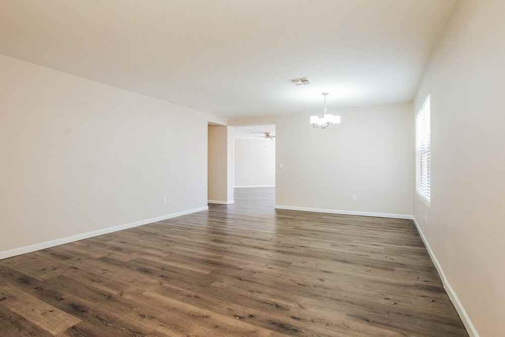 11621 W Bloomfield Rd - Photo 3 of 16