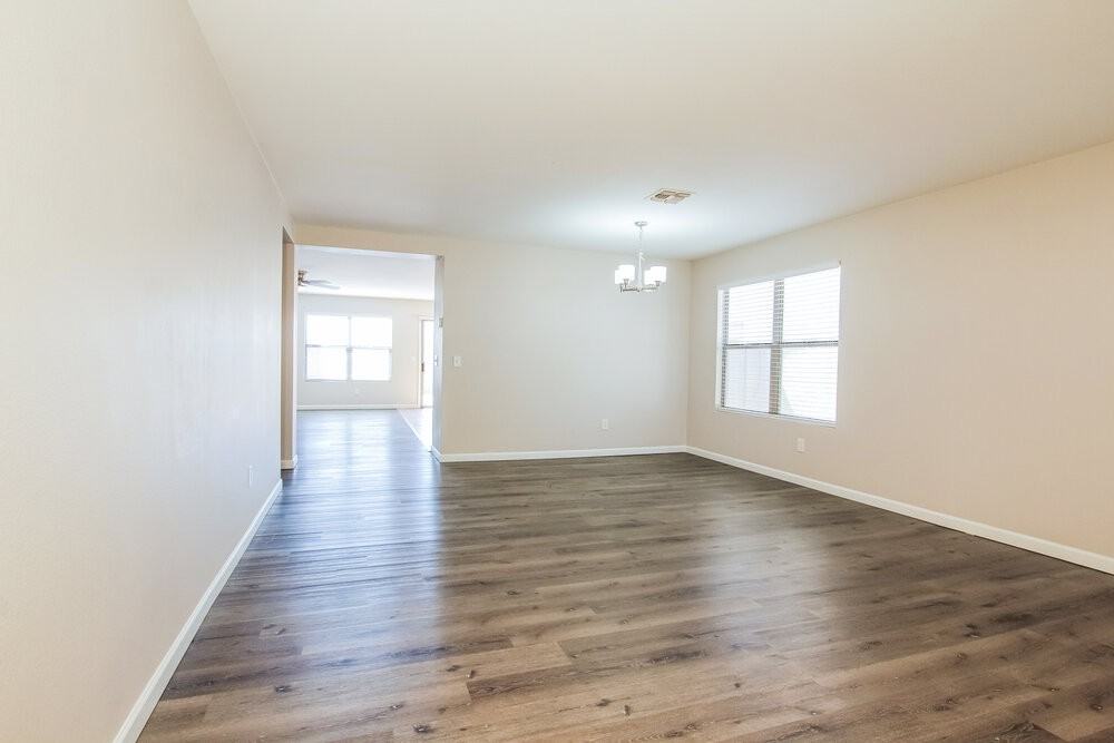 11621 W Bloomfield Rd - Photo 5 of 16