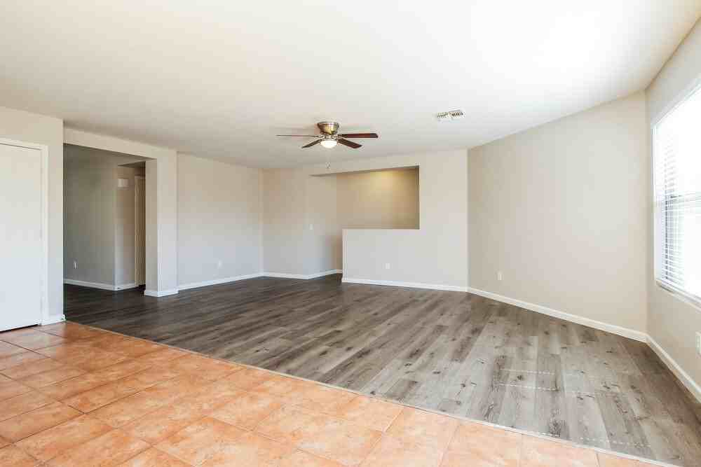11621 W Bloomfield Rd - Photo 7 of 16