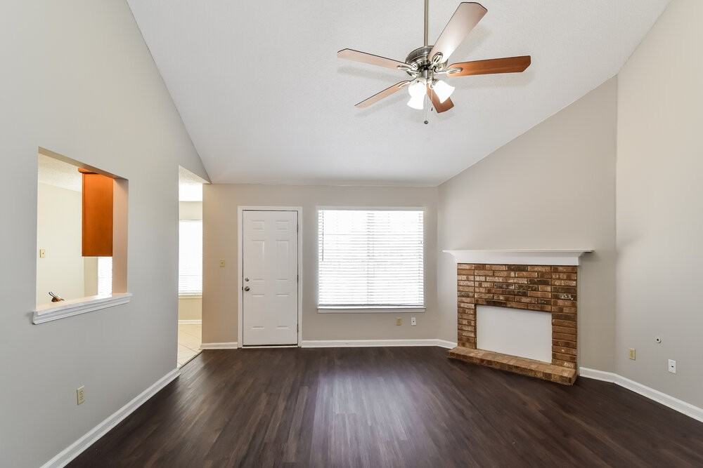 7082 Hampton Dr - Photo 5 of 16