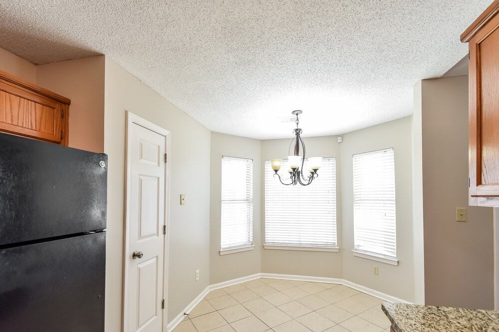 7082 Hampton Dr - Photo 7 of 16