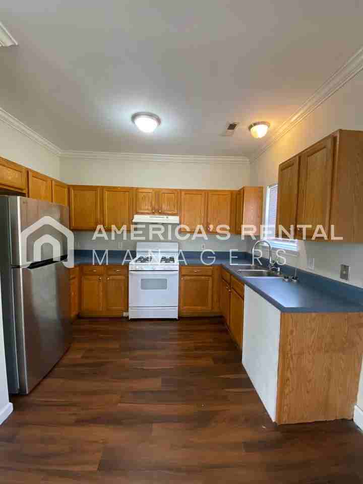 5205 Georgia Road - Photo 6 of 19