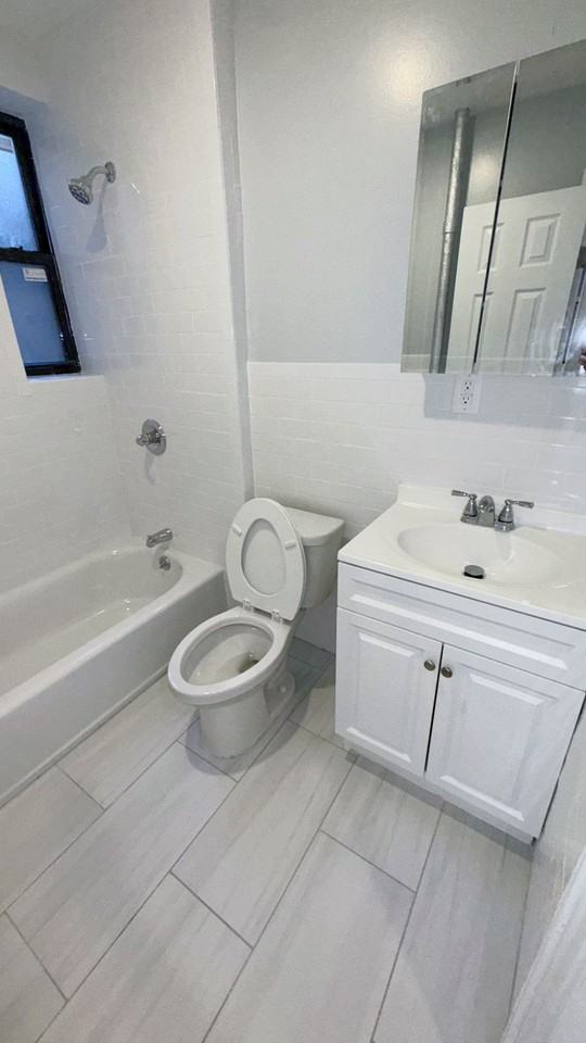 Hudson Crest - Cliffside Park - Photo 3 of 17