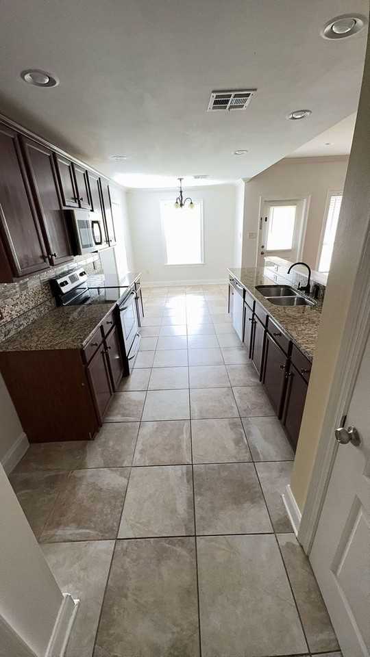 426 Christopher Dr - Photo 2 of 19