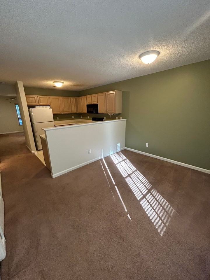 6 Crystal Oaks Ct - Photo 5 of 15