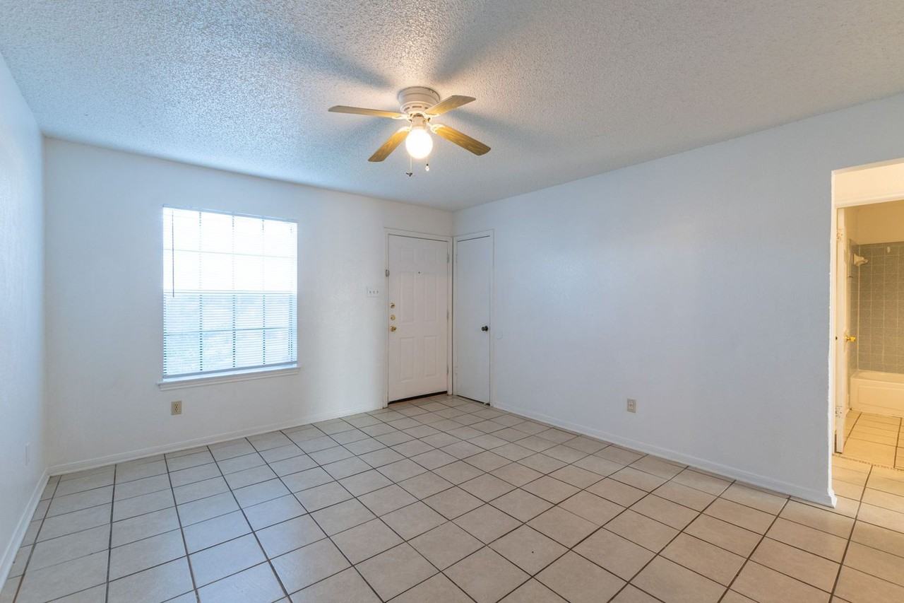 501 Northern Dove Ln #D - Photo 3 of 16