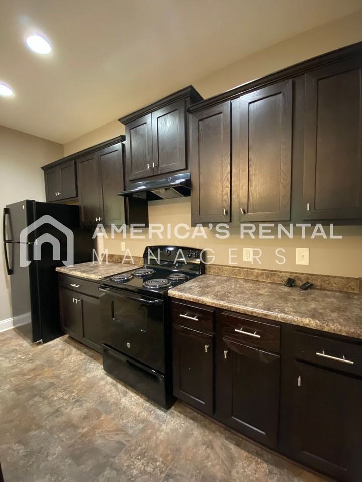 5601 Barrets Trace - Photo 7 of 20