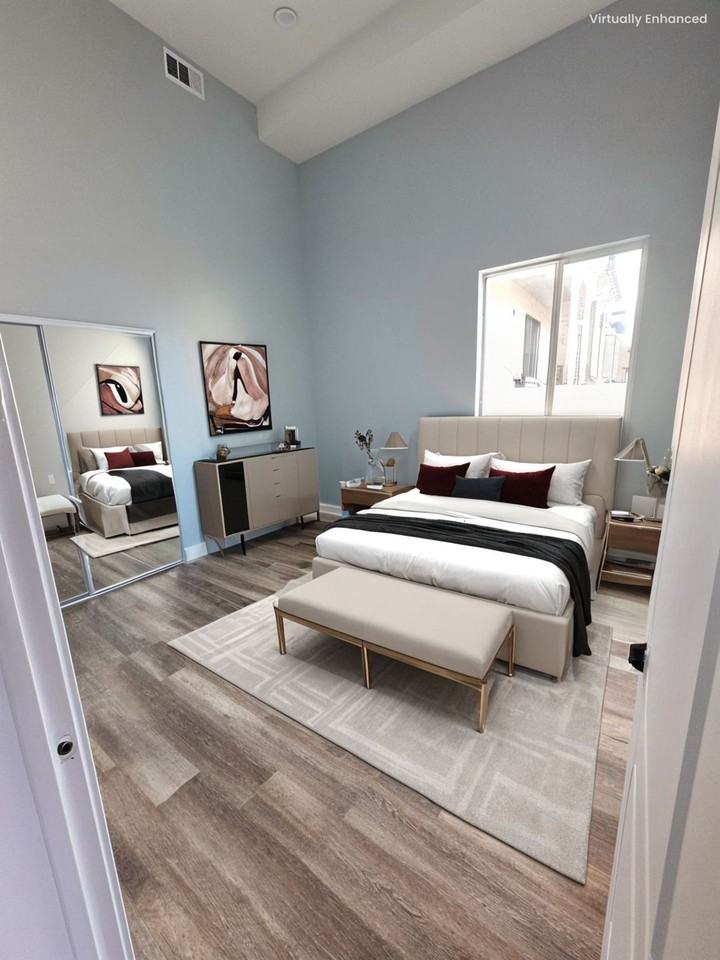 608 E 29th St - Photo 3 of 48