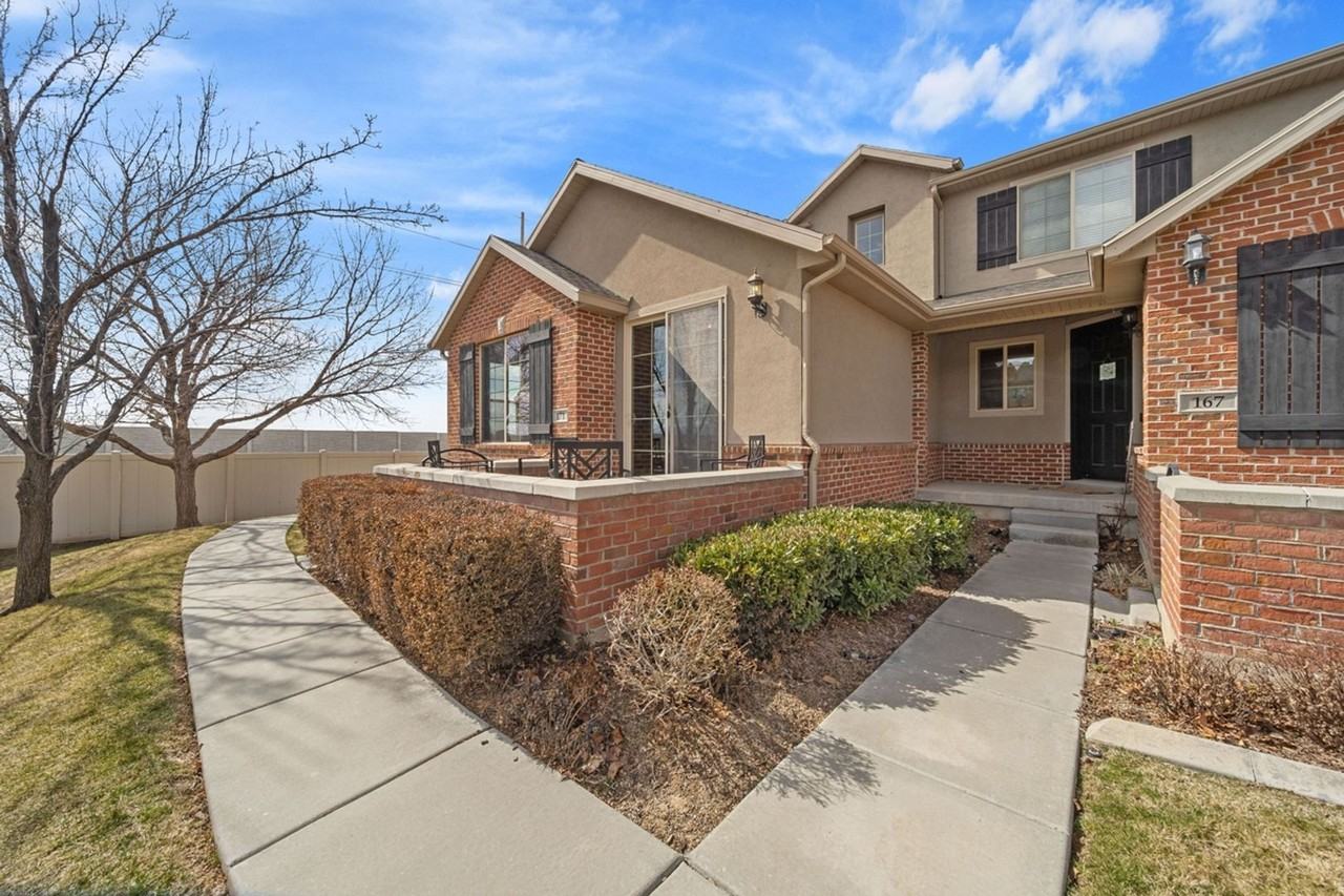 171 S 2830 W - Photo 3 of 19