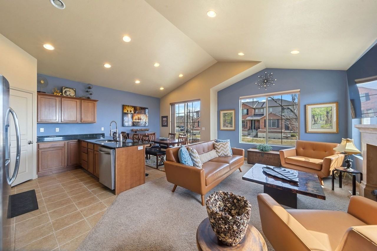 171 S 2830 W - Photo 2 of 19