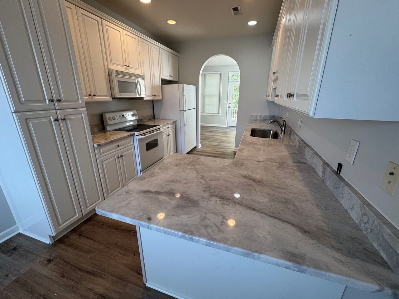 3017 Diamond Spring Ln - Photo 6 of 27