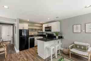 featured image of 838 Lowerline St