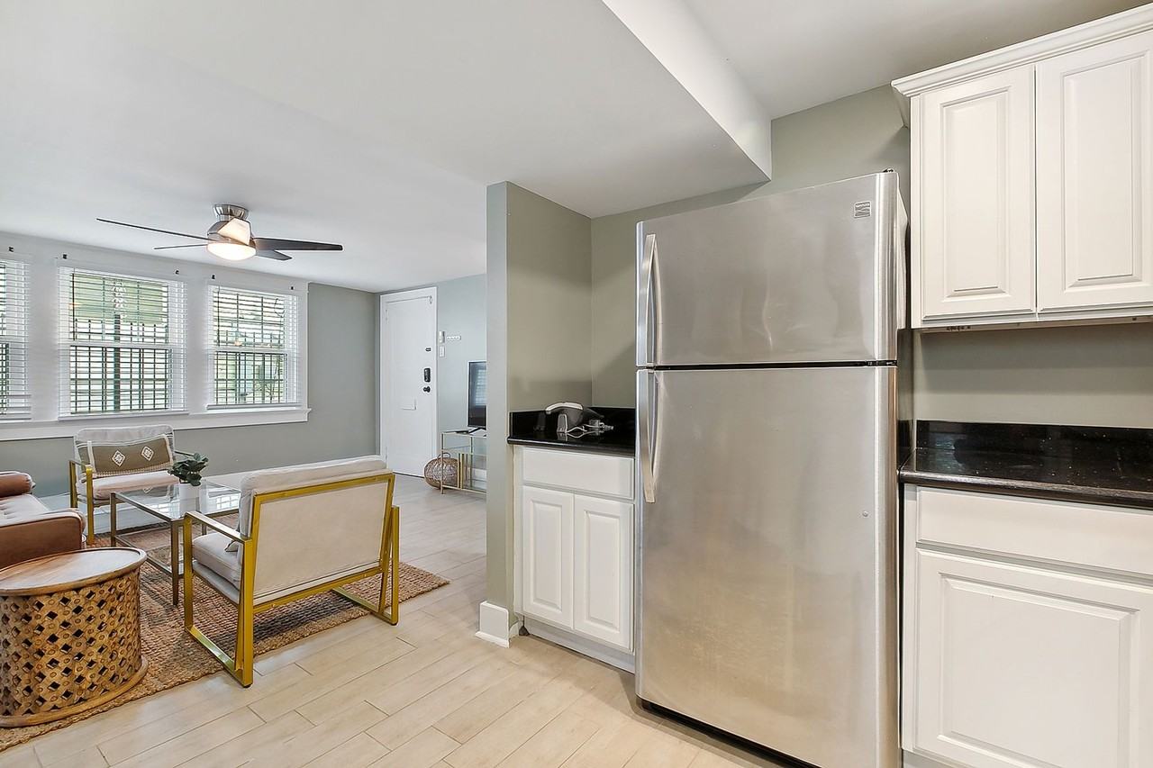 838 Lowerline St - Photo 5 of 11